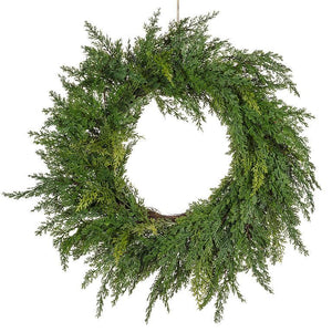 Cedar wreath styled on front door – Amalsroom